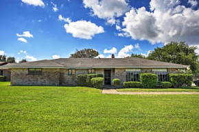 Spacious Ranch-Style Getaway on Corpus Christi Bay